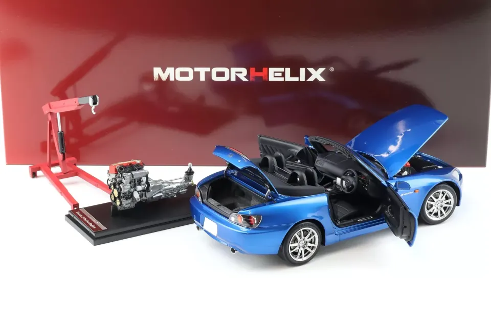 1:18 Motorhelix Honda S2000 (AP2) SPIDER WITH ENGINE AND Crane ACCESSORIES