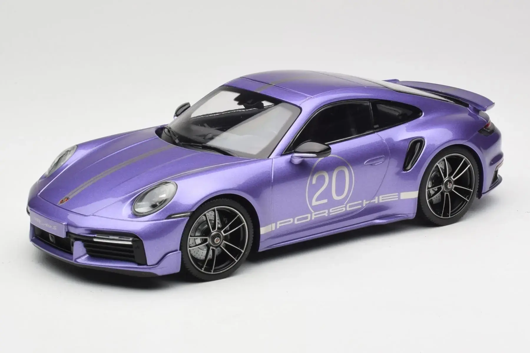 MINICHAMPS PORSCHE 911 TURBO S COUPLE SPORT DESİGN 2021 1:18