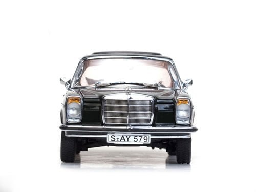 SUN STAR MERCEDES BENZ STRICH 8 SALOON 1:18 (4579)