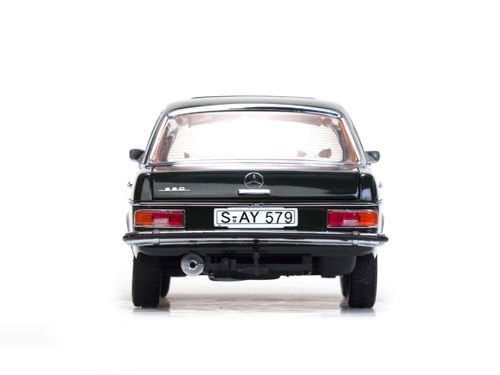 SUN STAR MERCEDES BENZ STRICH 8 SALOON 1:18 (4579)