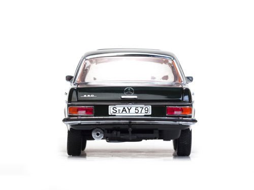 SUNSTAR MERCEDES BENZ STRICH 8 SALOON 1:18 (4579)