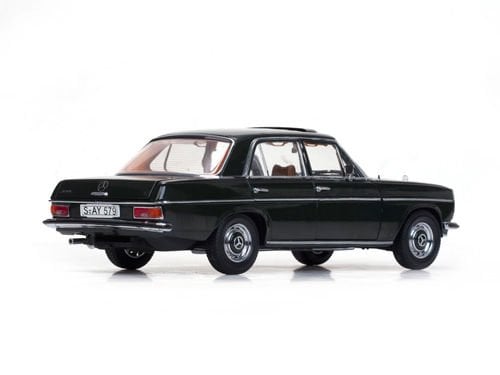 SUN STAR MERCEDES BENZ STRICH 8 SALOON 1:18 (4579)