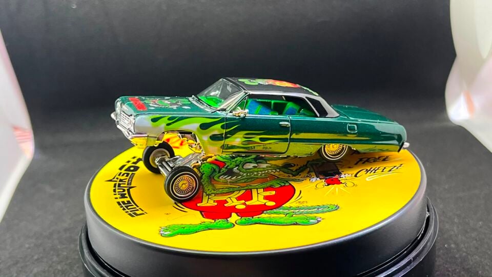 Fine Works64 1:64 Impala Lowrider Emerald