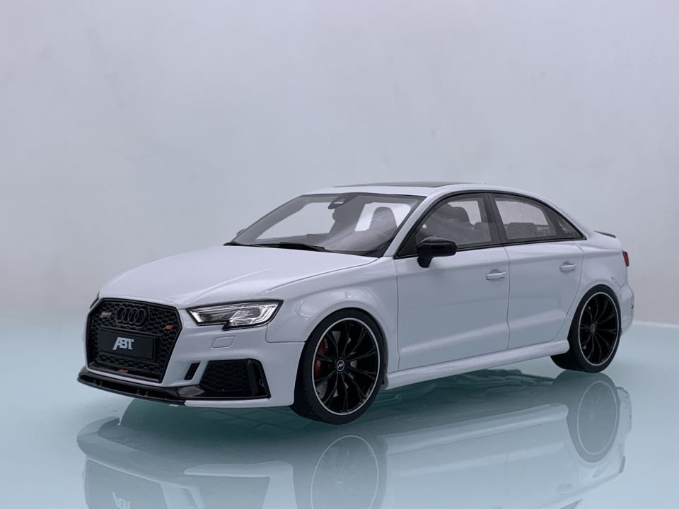 GT SPİRİT AUDI RS 3 SEDAN 1:18