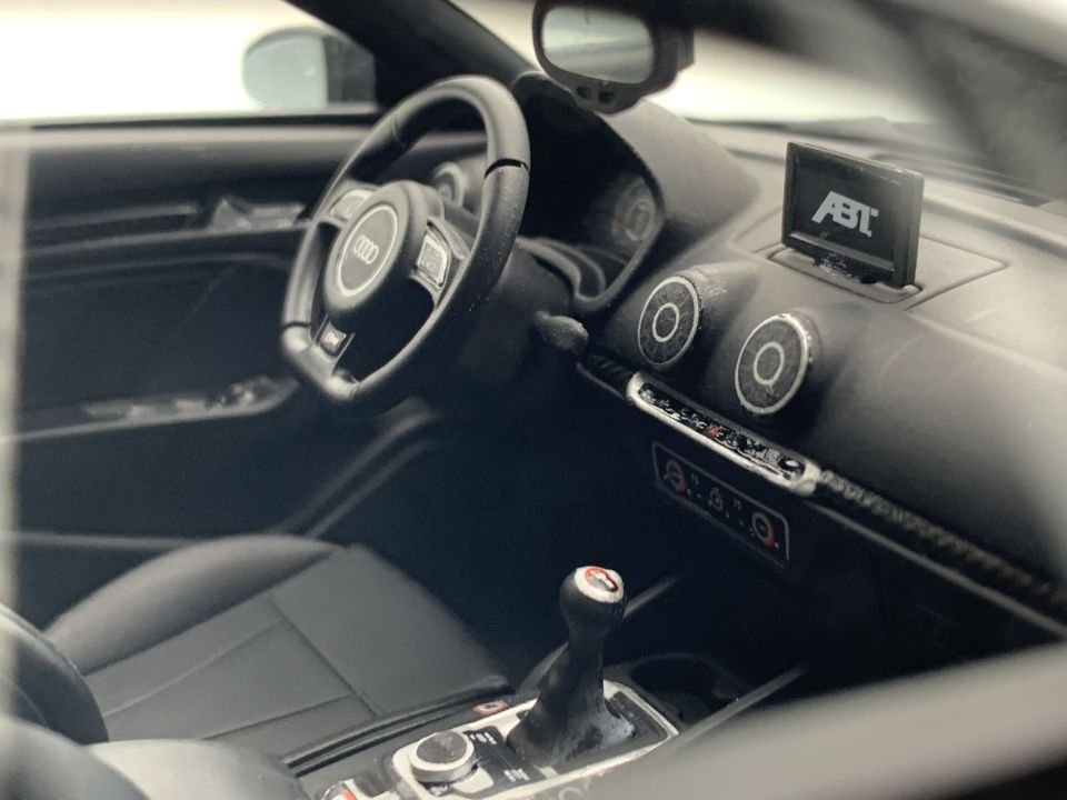 GT SPIRIT AUDI RS 3 SEDAN 1:18