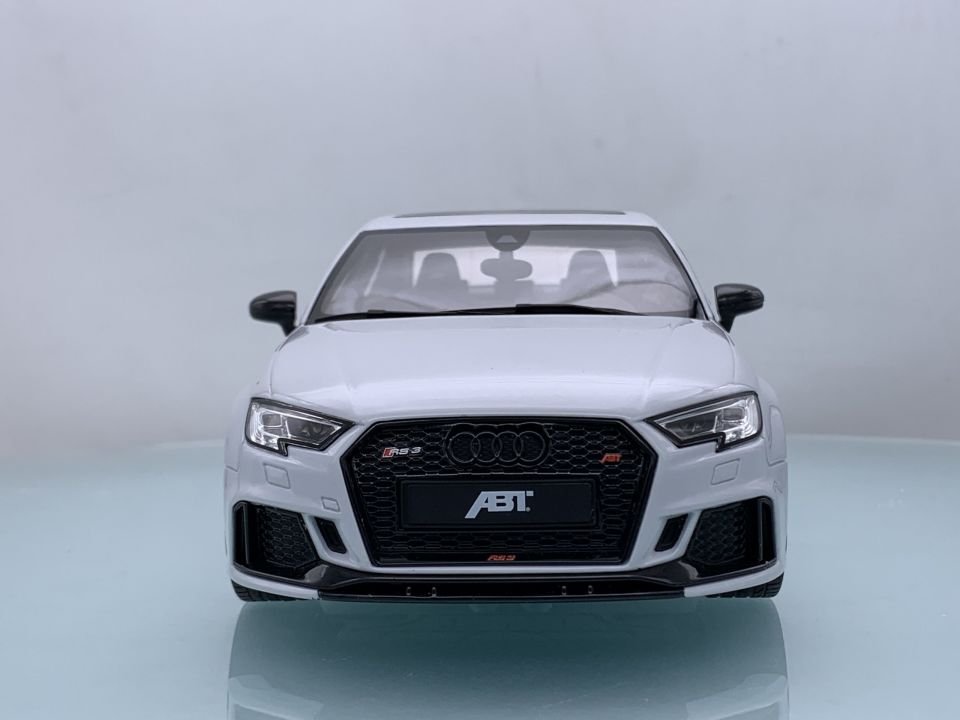 GT SPİRİT AUDI RS 3 SEDAN 1:18