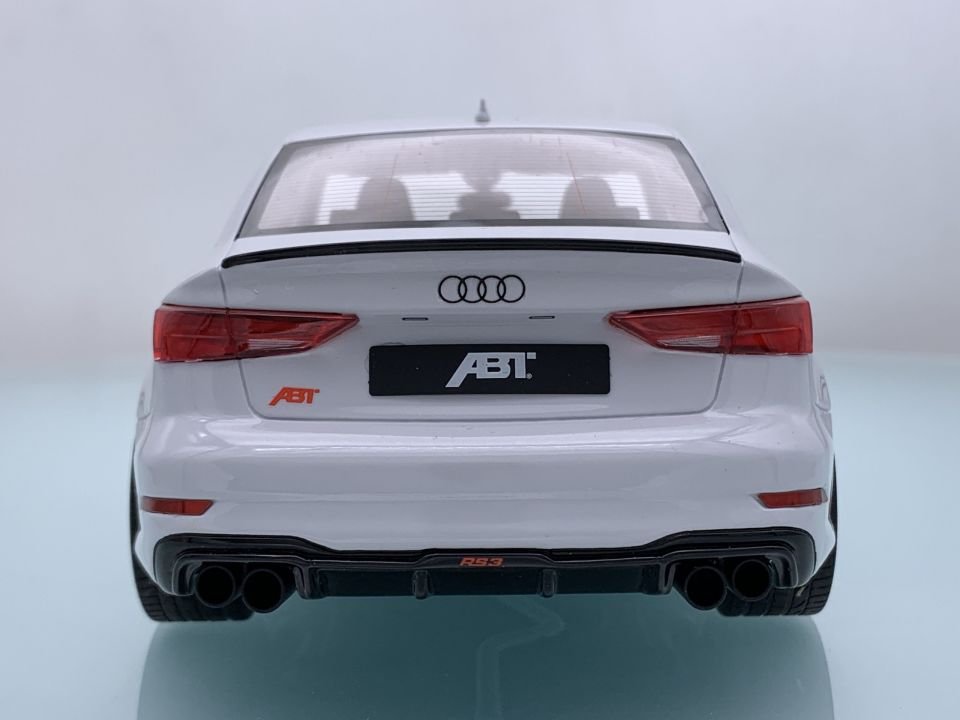 GT SPIRIT AUDI RS 3 SEDAN 1:18
