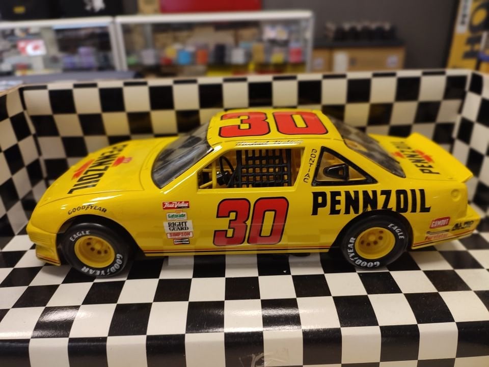 AMERICAN MUSCLE PONTIAC PENNZOIL GRAND PRIX 1:18