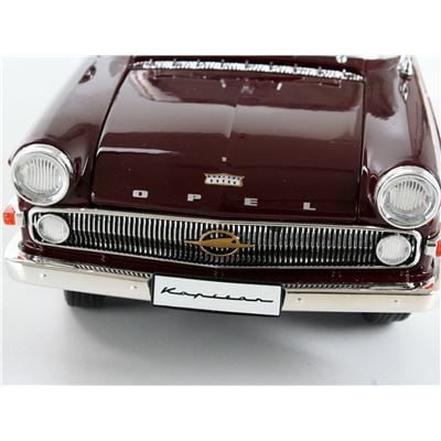 REVELL OPEL KAPİTAN 1:18