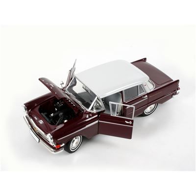 REVELL OPEL KAPİTAN 1:18 (08492)