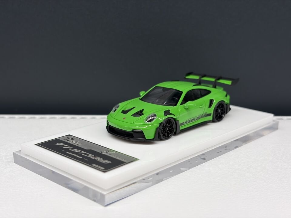 FUELME PORSCHE 911 GT3 RS GREEN YELLOW 1:64