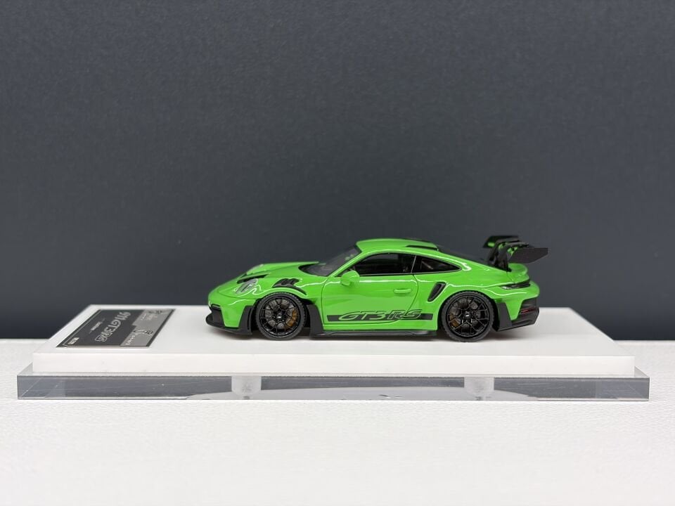 FUELME PORSCHE 911 GT3 RS GREEN YELLOW 1:64