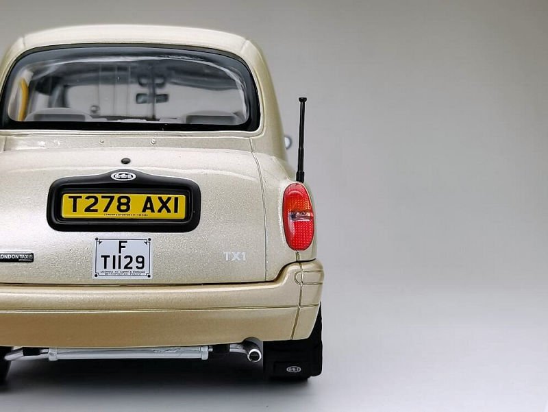 SUNSTAR TX1 LONDON TAXI CAB 1998 1:18 (1128)