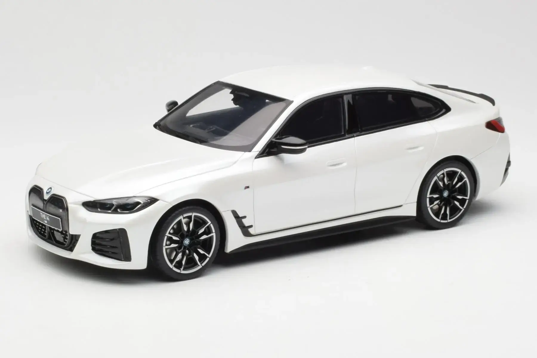 OTTO BMW I4 M850 MINERAL C6A 2021 1:18