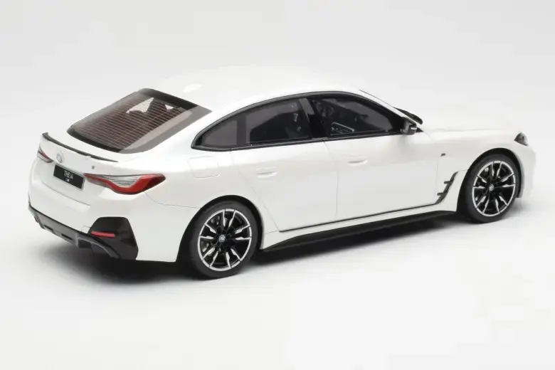 OTTO BMW I4 M850 MINERAL C6A 2021 1:18
