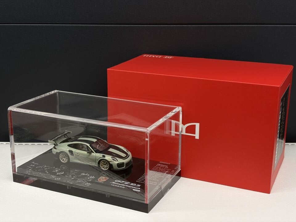 DMH MODEL PORSCHE 911 GT2 RS LIMITED 150pcs 1:64
