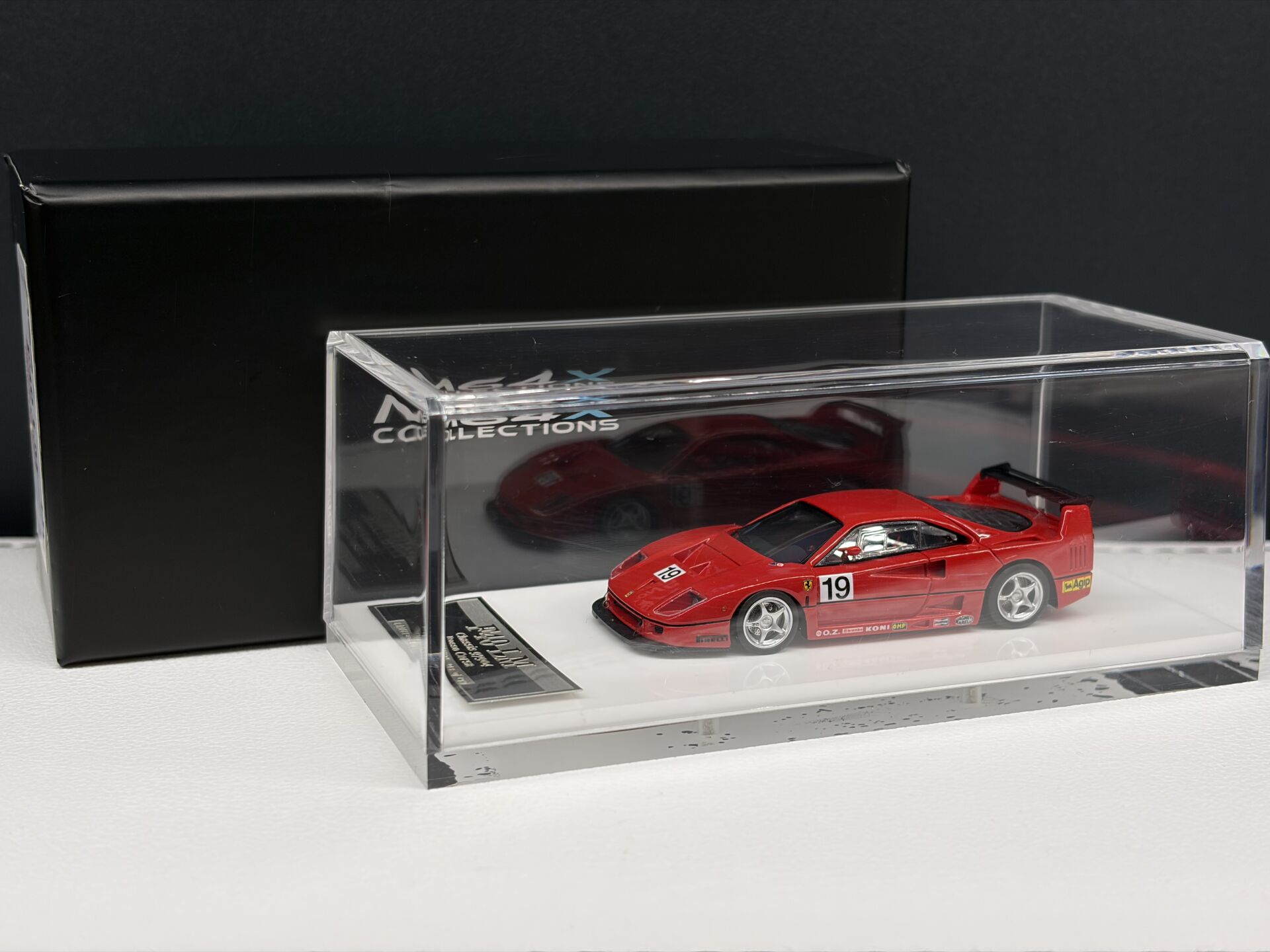 M64X FERRARI F40 LM 1:64