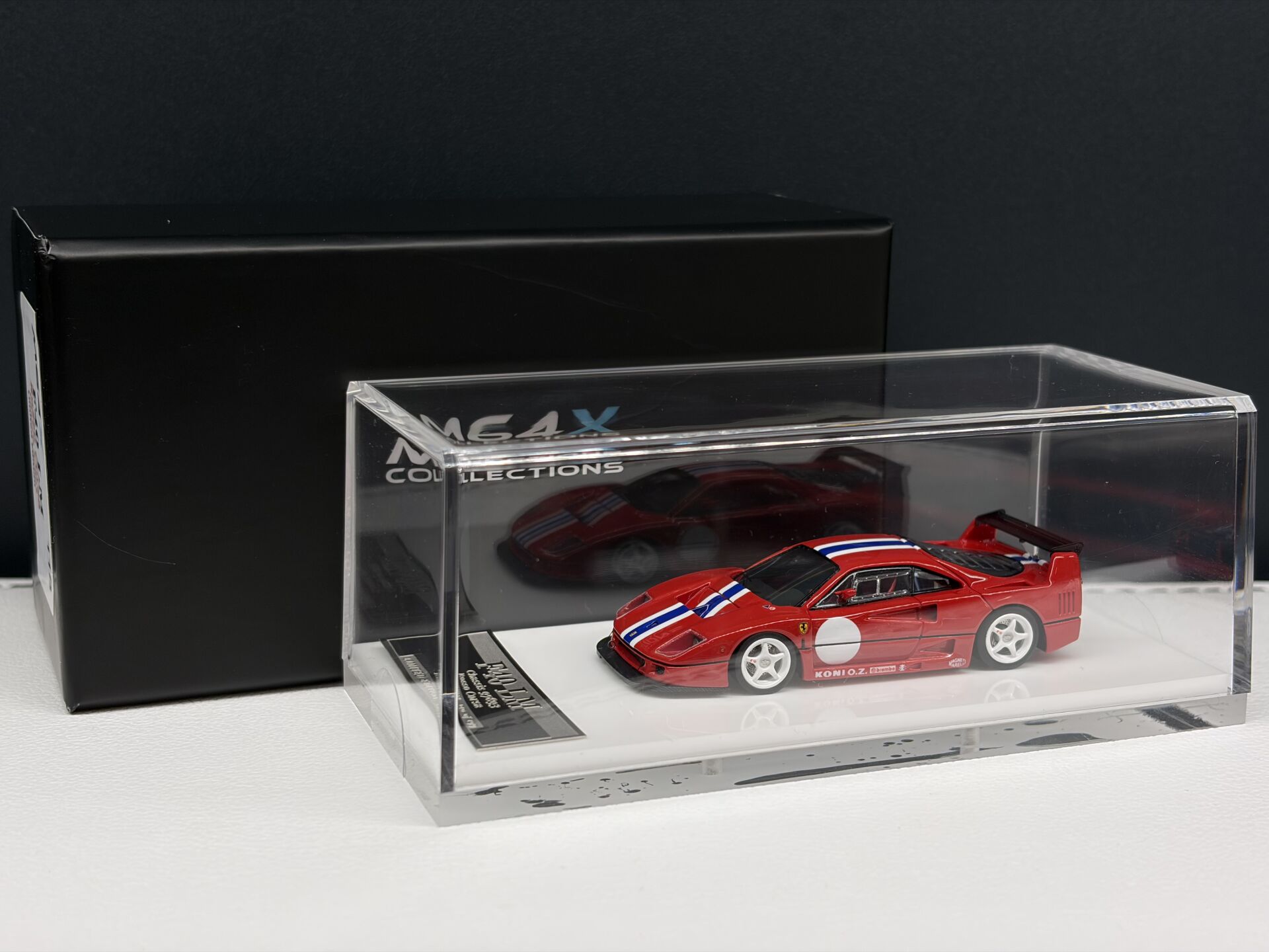 M64X FERRARI F40 LM 1:64