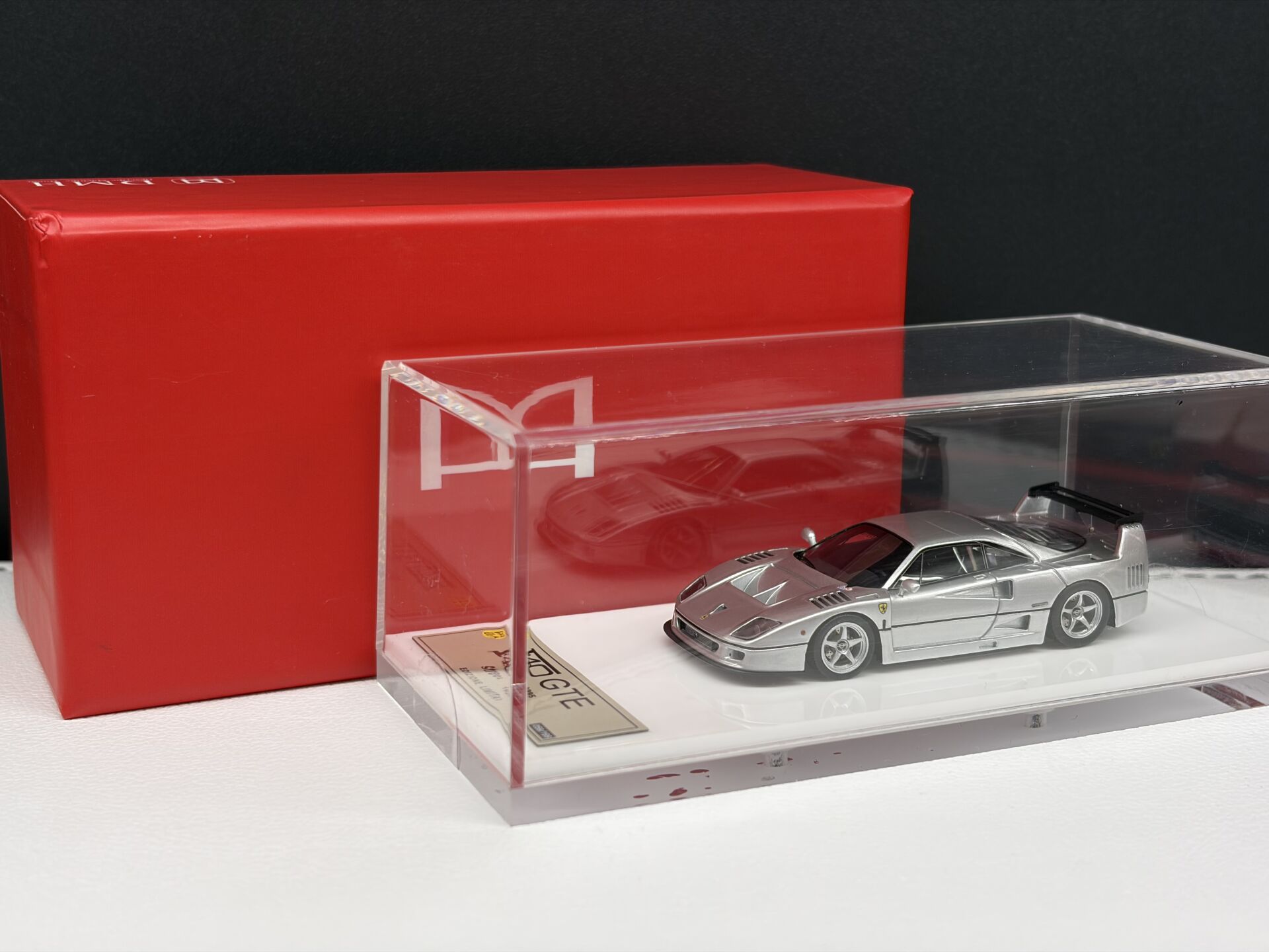 DMH FERRARI F40 GTE SILVER 1:64