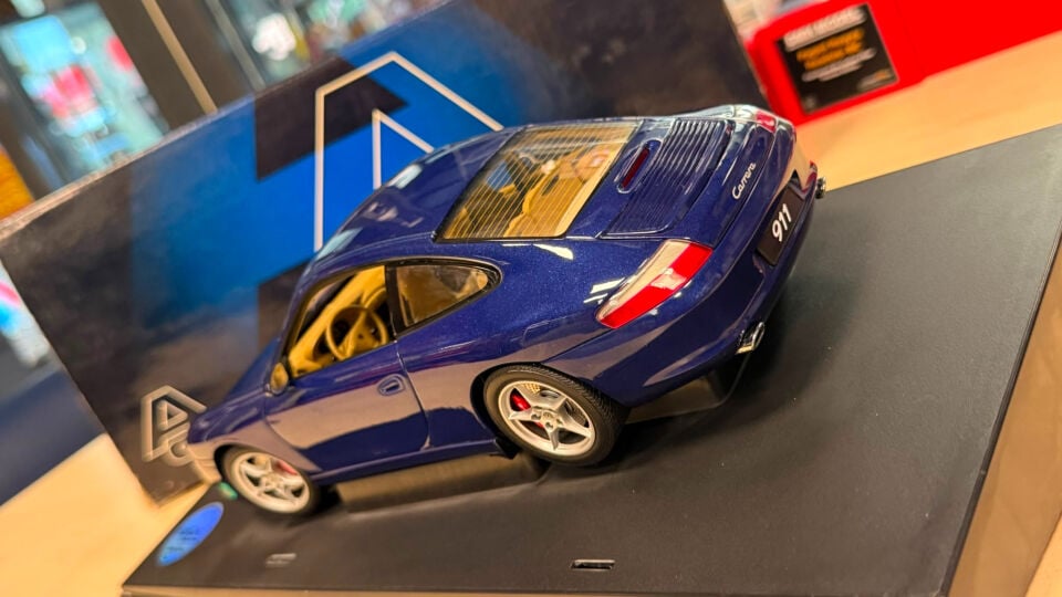 AUTOart Performance Porsche 911 Coupe Facelift Scale 1:18 Model 77851 Lapis Blue  seventh-generation (903) Business