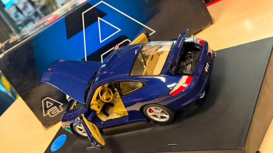 AUTOart Performance Porsche 911 Coupe Facelift Scale 1:18 Model 77851 Lapis Blue  seventh-generation (903) Business