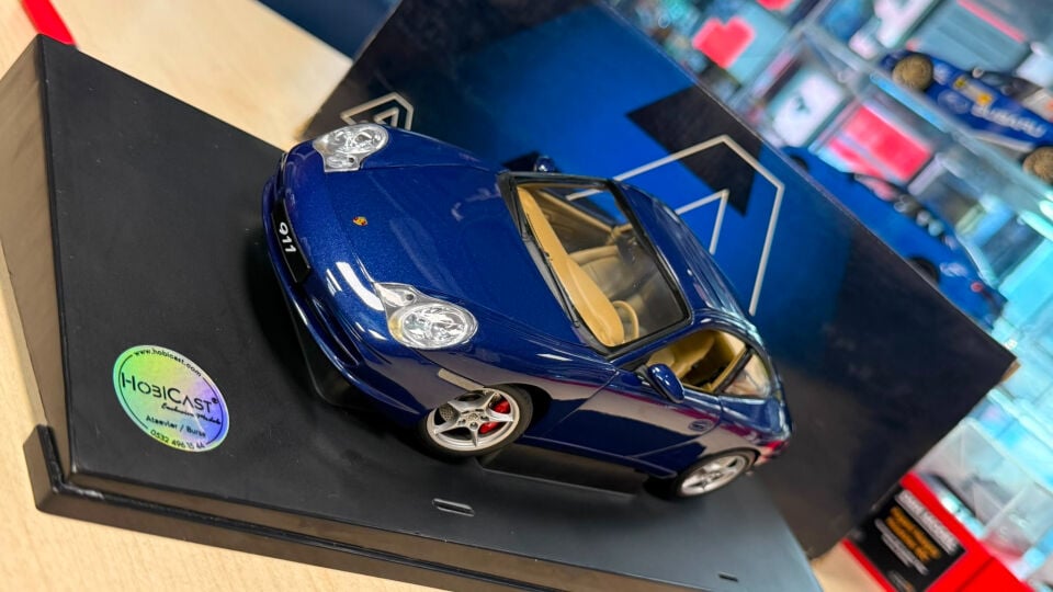 AUTOart Performance Porsche 911 Coupe Facelift Scale 1:18 Model 77851 Lapis Blue  seventh-generation (903) Business