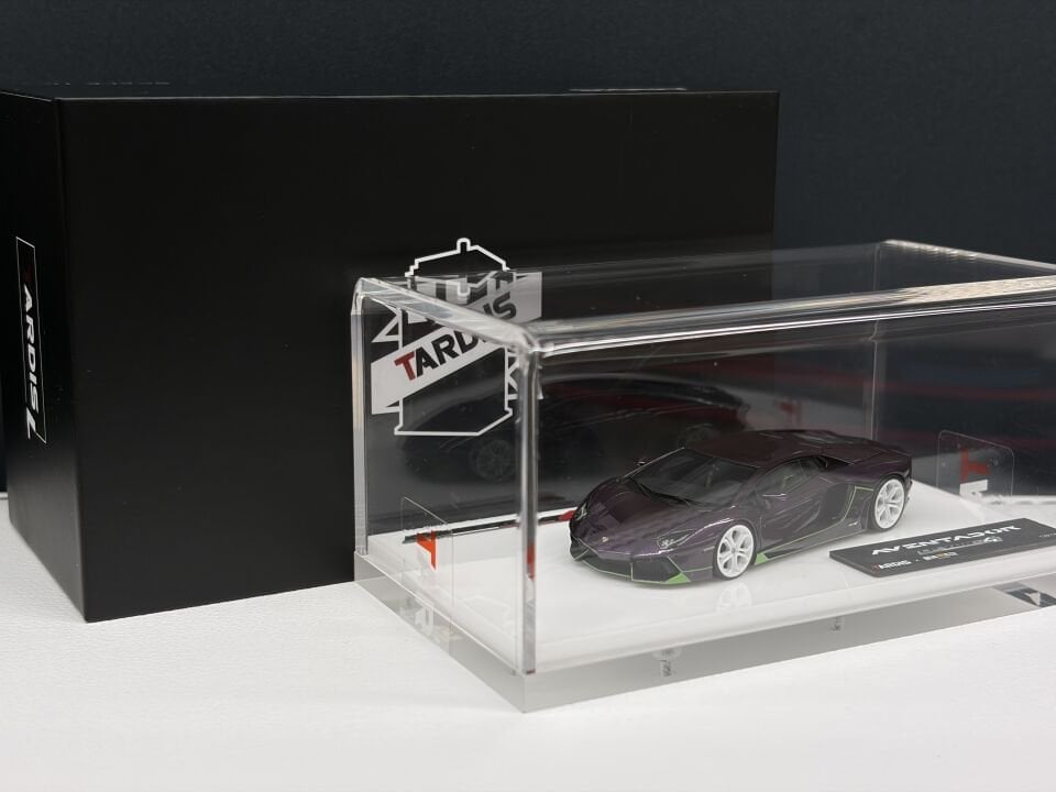 TARDIS LAMBORGHINI AVENTADOR LP700-4 ALBA CIELO 1:64