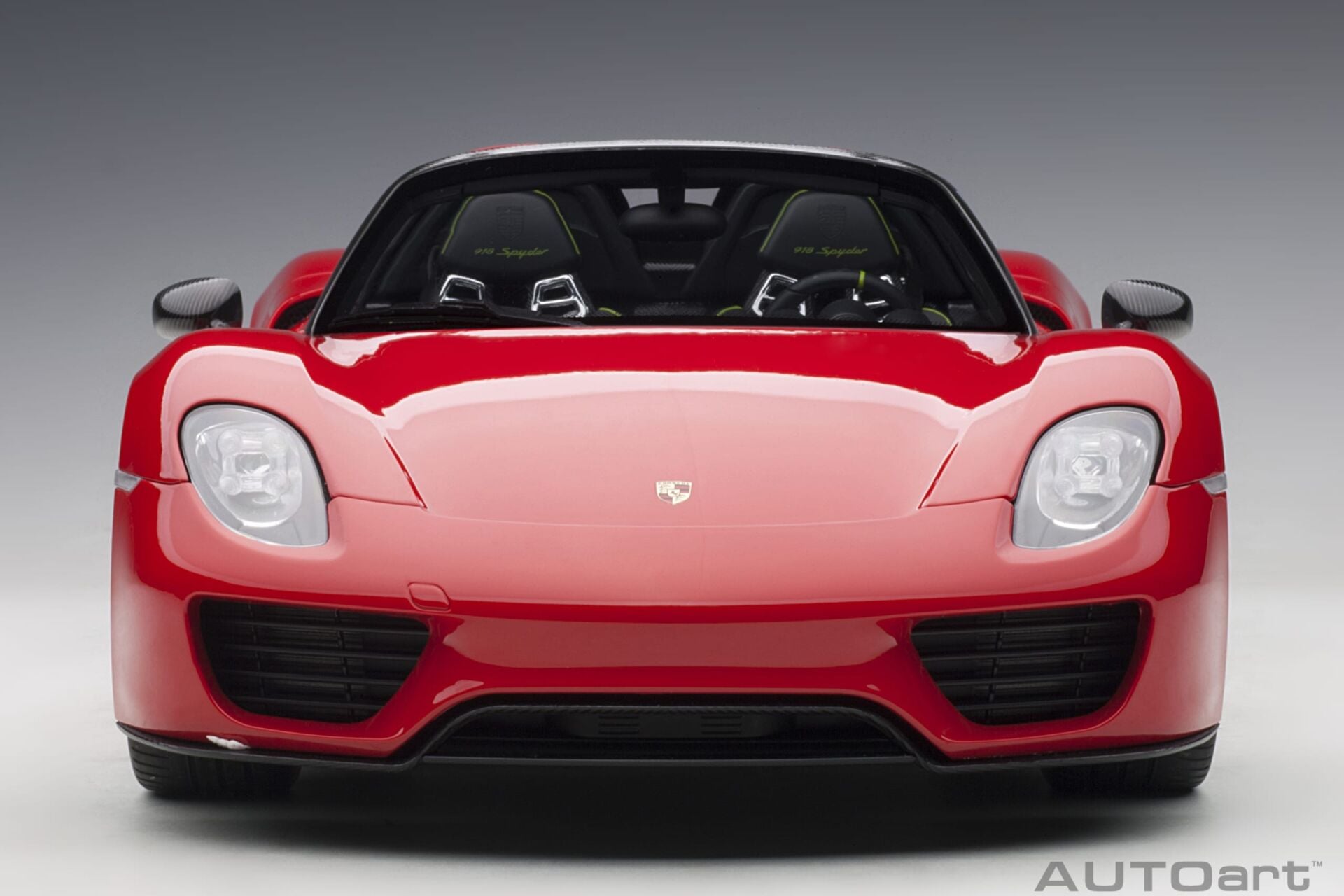 1:12 Autoart  Porsche 918 Spyder Weissach Package (Guards Red)