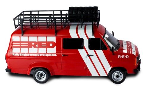 IXO FORD TRANSİT MKII RALLY ASSİSTANCE 1985 1:18