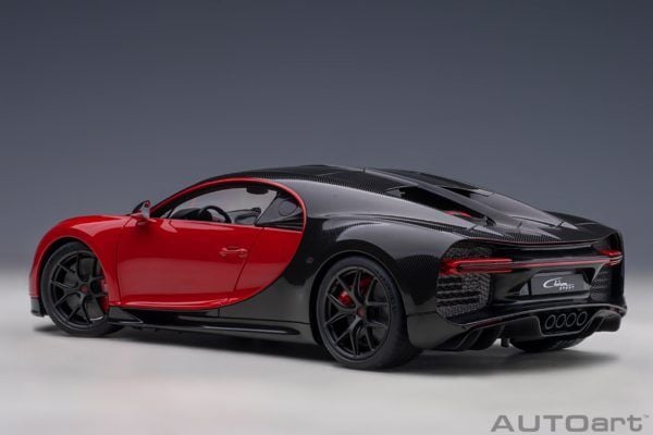 1:18 Autoart  Bugatti Chiron Sport (Italian Red/Carbon)