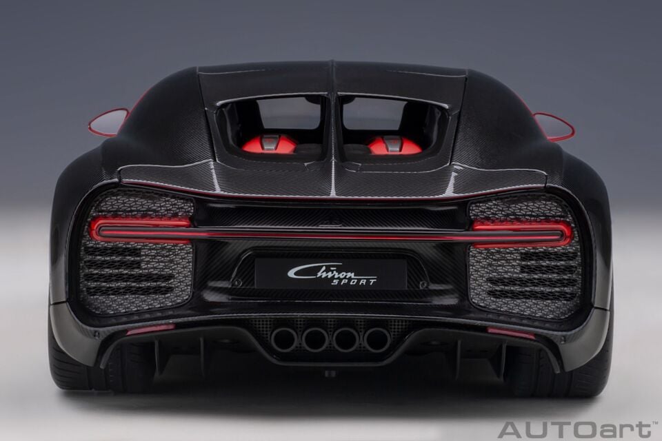 1:18 Autoart  Bugatti Chiron Sport (Italian Red/Carbon)