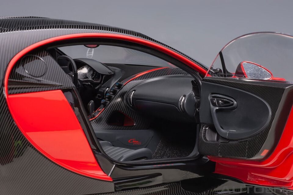1:18 Autoart  Bugatti Chiron Sport (Italian Red/Carbon)