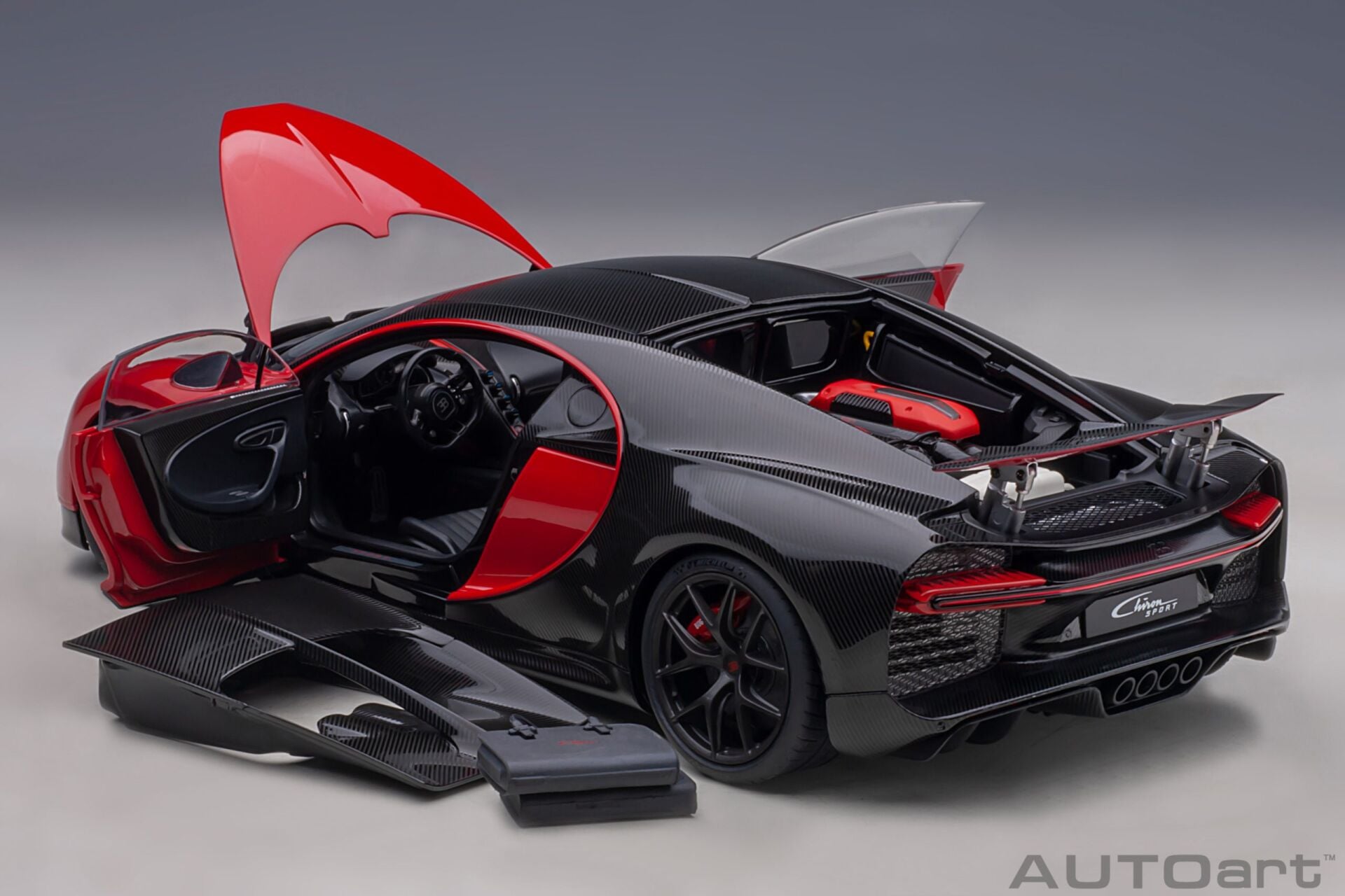 1:18 Autoart  Bugatti Chiron Sport (Italian Red/Carbon)