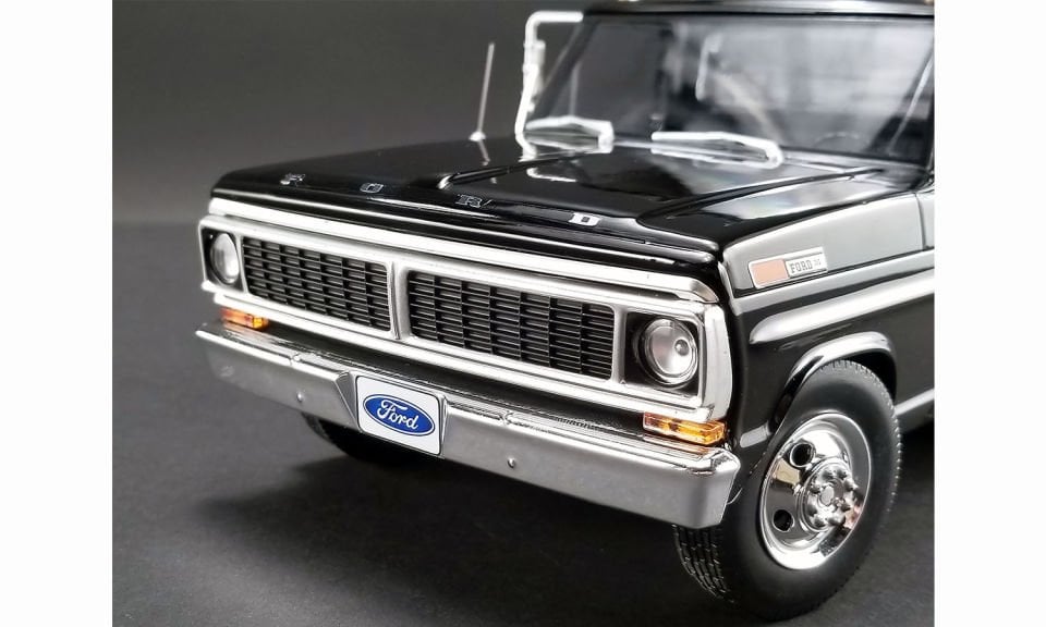 ACME 1970 F350 FORD RAMP TRUCK 1:18