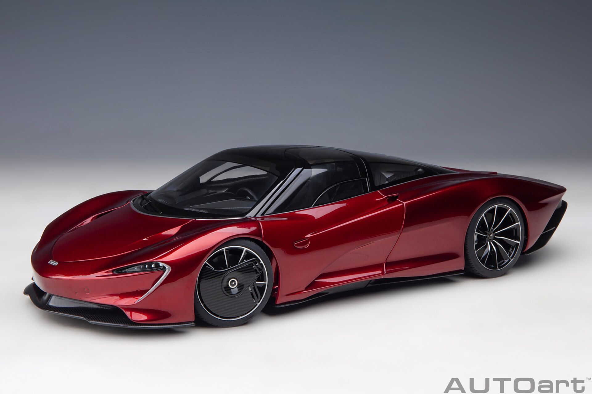 1:18 Autoart  McLaren Speedtail (Volcano Red)