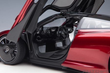 1:18 Autoart  McLaren Speedtail (Volcano Red)