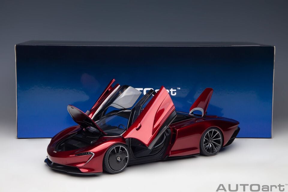 1:18 Autoart  McLaren Speedtail (Volcano Red)
