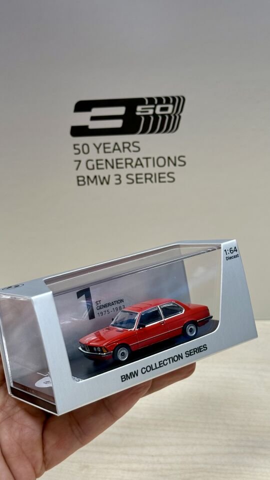 BMW Collector Edition ''50 Years BMW 3 Series'' including 7 Models – Scale 1:64