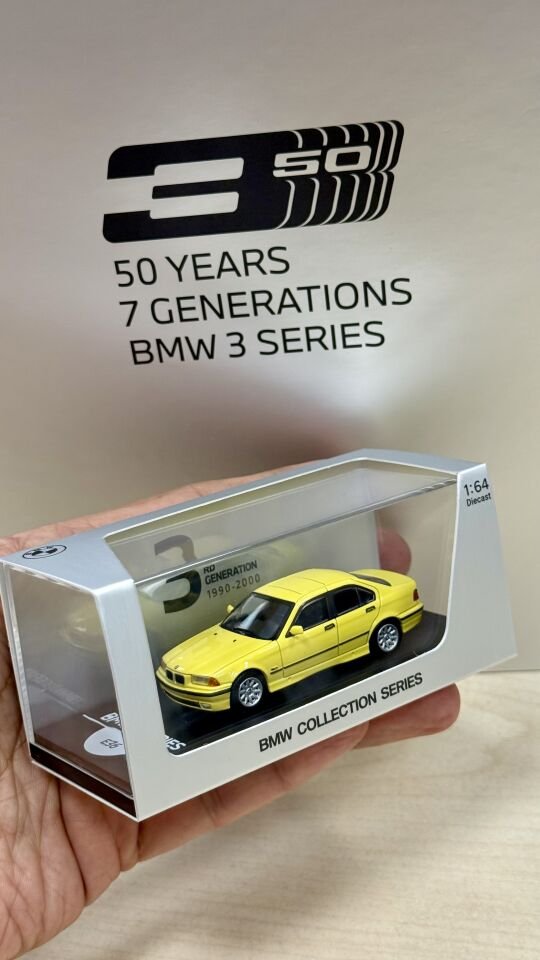 BMW Collector Edition ''50 Years BMW 3 Series'' including 7 Models – Scale 1:64