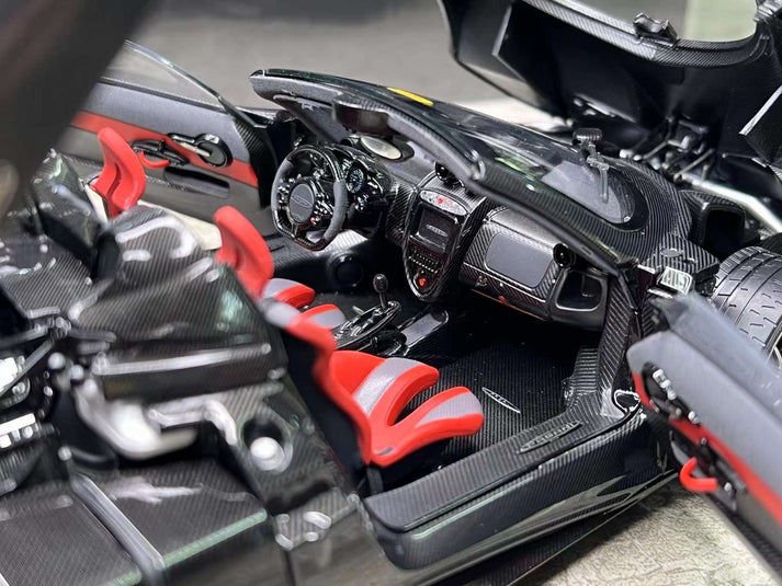 LCD MODELS PAGANİ HUAYRA ROADSTER BC LCD18008-CARBON BLACK