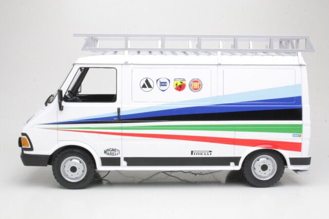 IXO 1/18 - FIAT 242 Abarth - Technic Assistance 1980