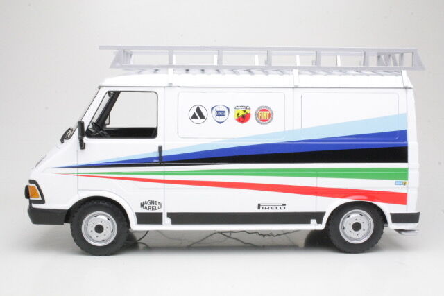 IXO 1/18 - FIAT 242 Abarth - Technic Assistance 1980