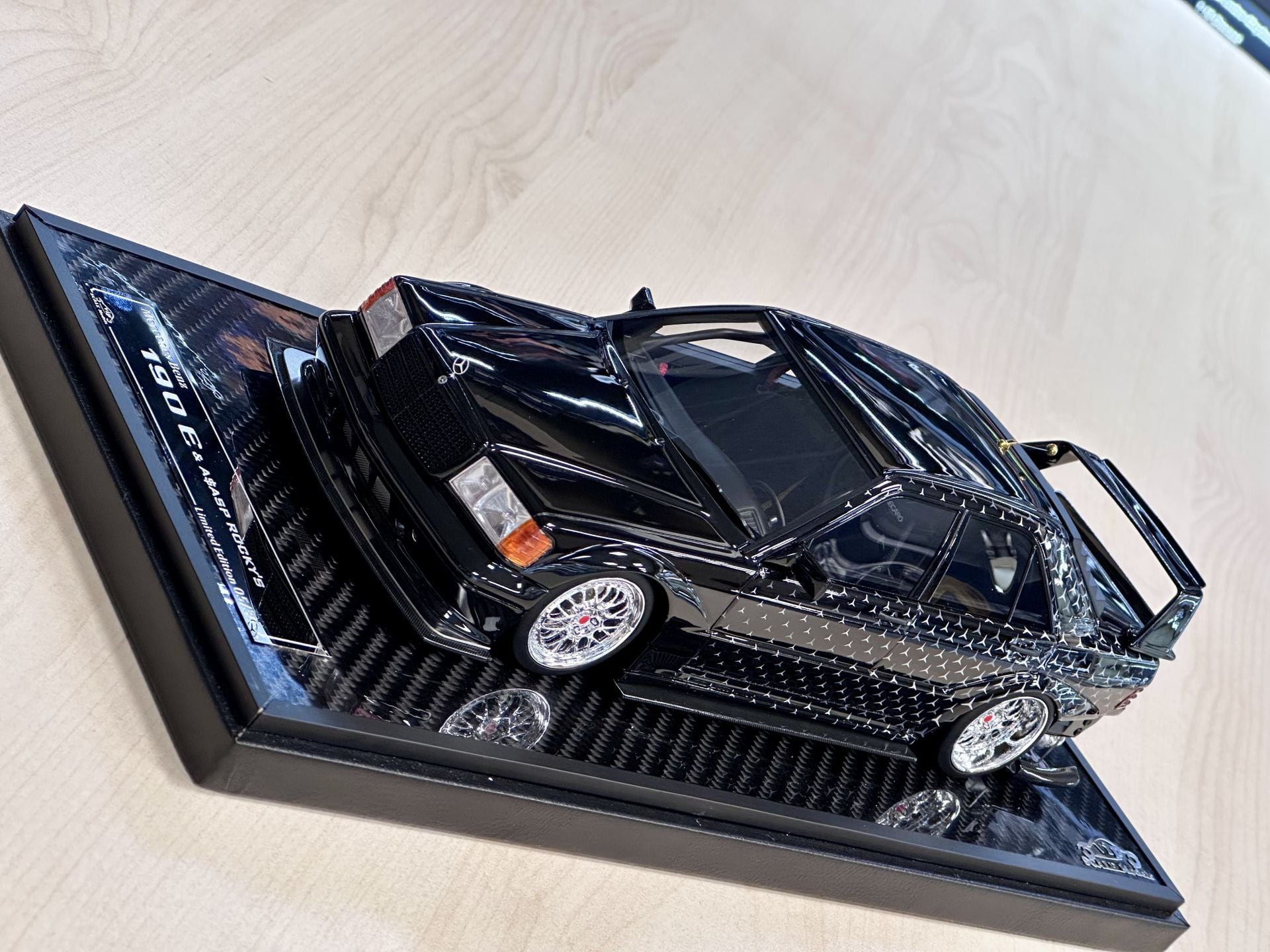 VIP MODELS MERCEDES 190E A$ASP ROCKY 1:18 NEW