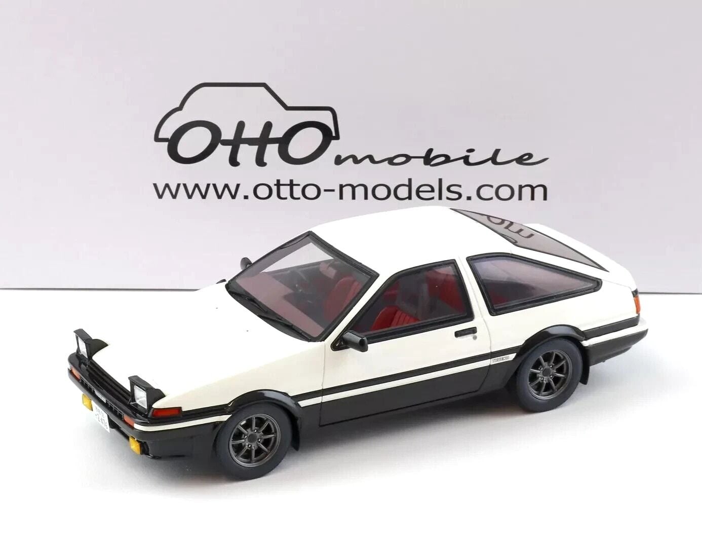 OTTO MOBILE 1/18 - TOYOTA Sprinter Trueno AE86 - 1985