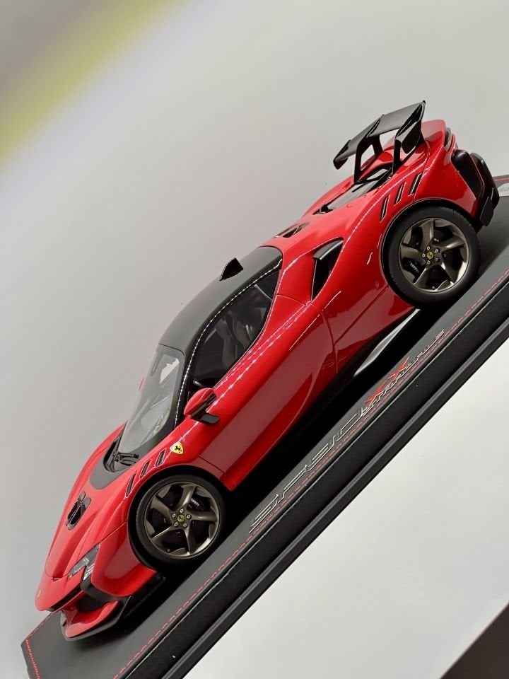 BBR 1:18  FERRARİ SF90 XX Stradale Rosso Corsa 322