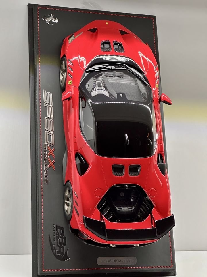 BBR 1:18  FERRARİ SF90 XX Stradale Rosso Corsa 322