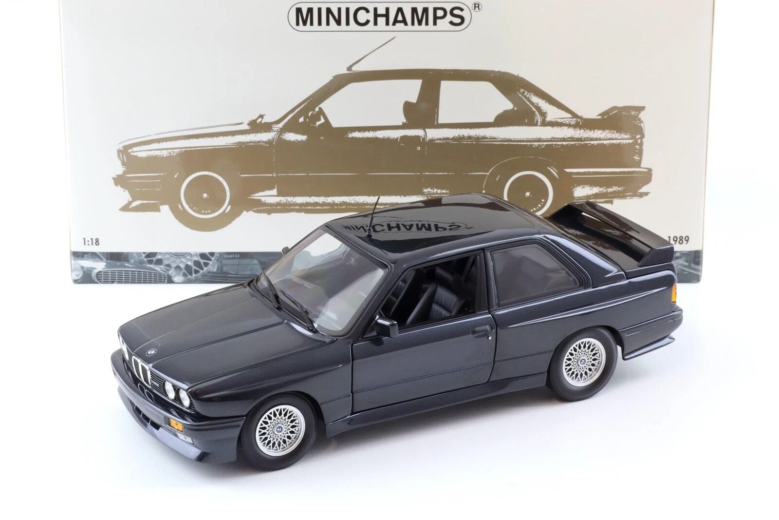 MINICHAMPS 1/18 - BMW M3 (E30) - 1989