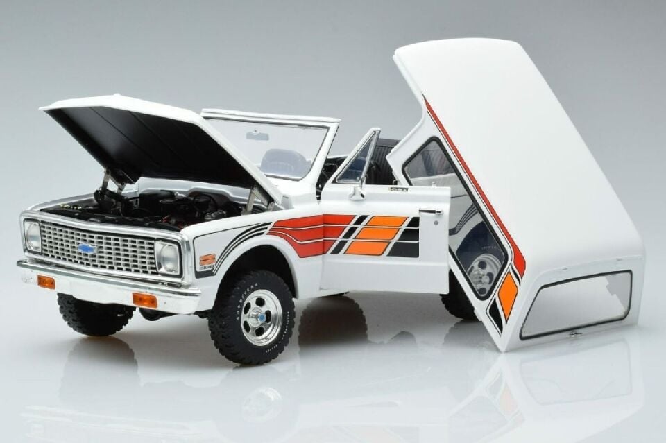 ACME 1/18 - CHEVROLET K5 Blazer Feathers Edition - 1972