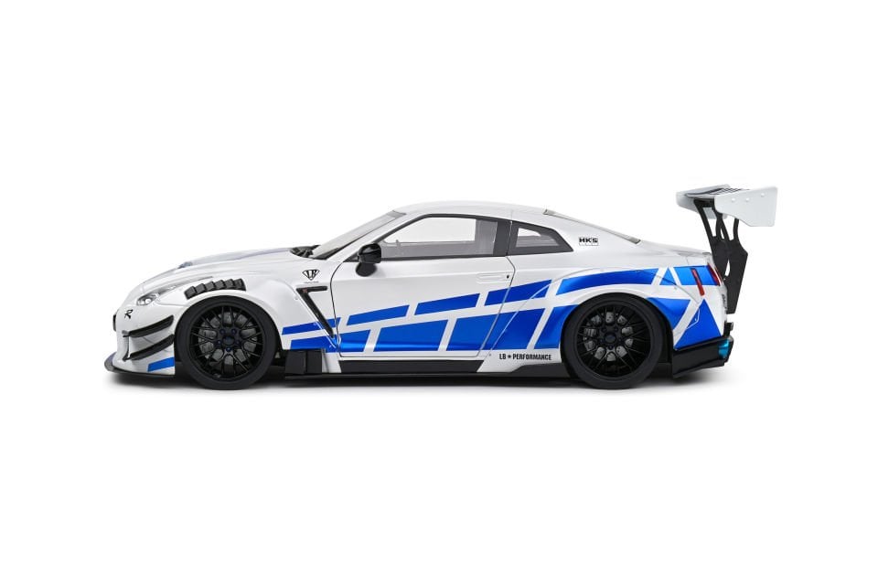 Solido Nissan GT-R (R35) W/ Liberty Walk Body Kit 2.0 1:18 (1805816)