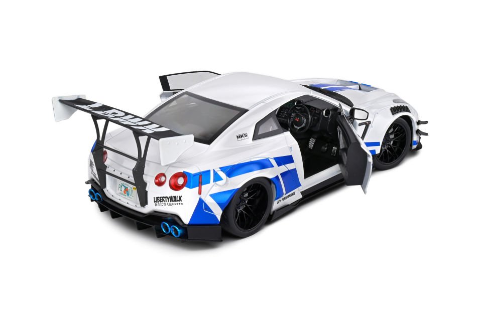Solido Nissan GT-R (R35) W/ Liberty Walk Body Kit 2.0 1:18 (1805816)